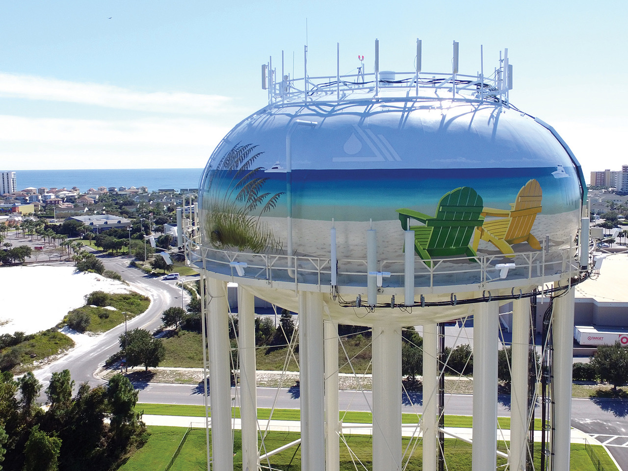 Last year’s winning entry in Destin, Florida, was a 500,000-gallon legged tank that featured a beach scene by muralist Eric Henn.